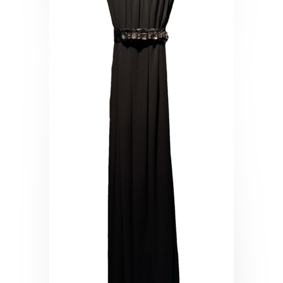 Elegant Black Maxi Dress - Picture 1 of 6